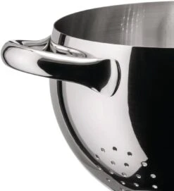 Alessi Vergiet Mami - SG300 - ø 21 Cm - Door Stefano Giovannoni 5 Alessi Vergiet Mami - SG300 - ø 21 Cm - Door Stefano Giovannoni -Alessi Verkoopwinkel 03 SG300