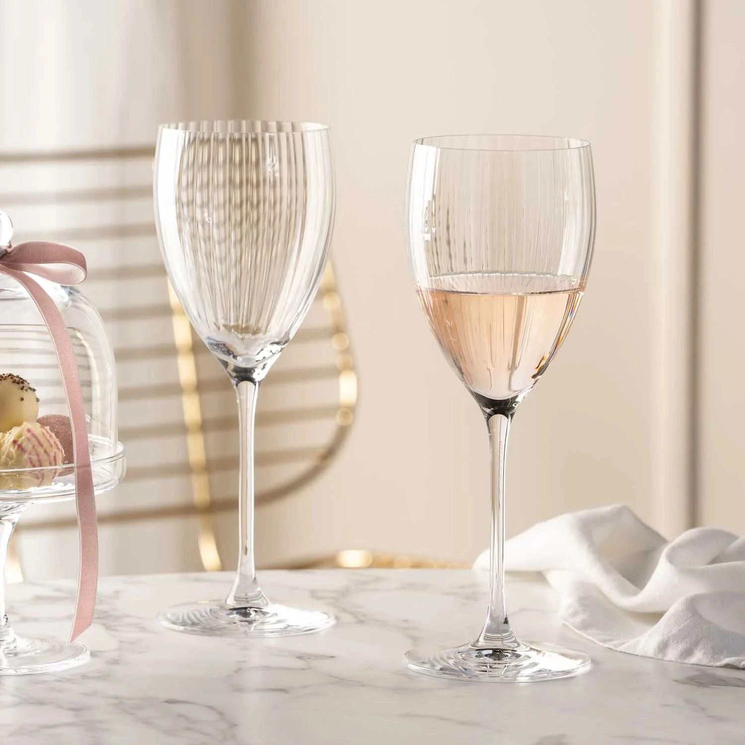 Leonardo Witte Wijnglazen / Riesling Wijnglazen Poesia - 350 Ml - 6 Stuks 2 Leonardo Witte Wijnglazen / Riesling Wijnglazen Poesia - 350 Ml - 6 Stuks - Afbeelding 2