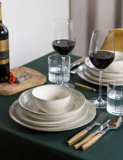 Jay Hill Bestekset Laguiole - Olijfhout - 4-delig 7 Jay Hill Bestekset Laguiole - Olijfhout - 4-delig -Alessi Verkoopwinkel 10 8720955225120 9Jay Hill jersey servies sfeer 6