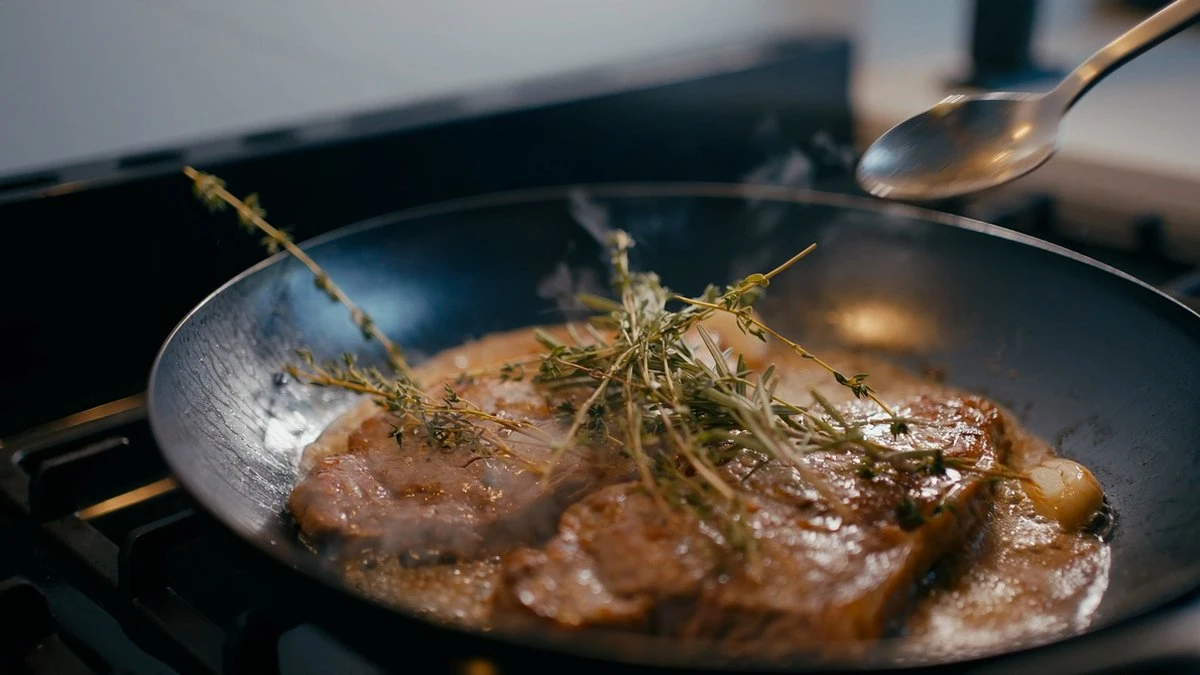 Saveur Selects Pannenset - Carbon Steel (Wokpan ø 35 Cm + Koekenpan ø 30 Cm) - Inductie En Alle Andere Warmtebronnen 7 Saveur Selects Pannenset - Carbon Steel (Wokpan ø 35 Cm + Koekenpan ø 30 Cm) - Inductie En Alle Andere Warmtebronnen - Afbeelding 7