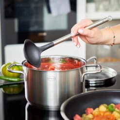 Rosle Basic Line Sauslepel - RVS / Siliconen - 28 Cm 5 Rosle Basic Line Sauslepel - RVS / Siliconen - 28 Cm -Alessi Verkoopwinkel 13703 02 Sossenloeffel 28cm Basic Line