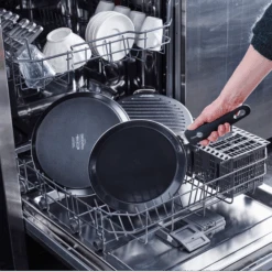 GreenPan Pannenkoekenpan Essentials - Zwart - ø 28 Cm - Keramische Anti-aanbaklaag 7 GreenPan Pannenkoekenpan Essentials - Zwart - ø 28 Cm - Keramische Anti-aanbaklaag -Alessi Verkoopwinkel 28657464abfd1bb6ae5e9eb35e512a20fba20436 GP ESS BA Bd DWS Lifestyle a