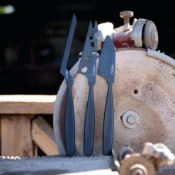 Boska Kaasmessenset Monaco+ Zwart - Met Lederen Hoes 11 Boska Kaasmessenset Monaco+ Zwart - Met Lederen Hoes -Alessi Verkoopwinkel 307089 BOSKACheeseKnifeSetMonaco Black 10 2400x