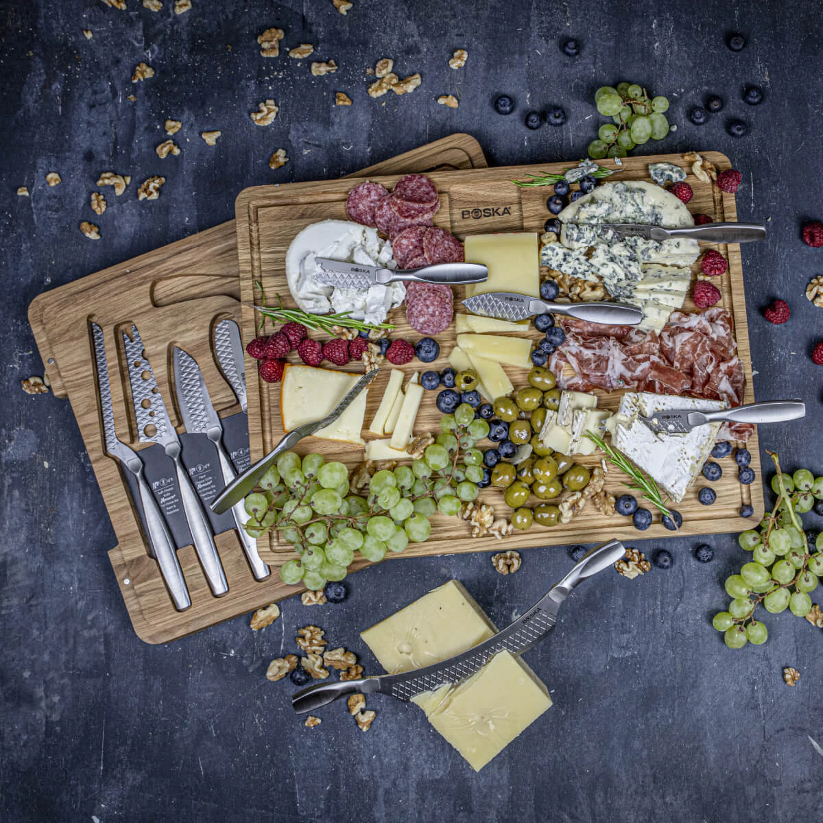 Boska Kaasset Ultimate Monaco+ (Eikenhouten Serveerplank & 10 RVS Kaasmessen) - 11 Delige Set 5 Boska Kaasset Ultimate Monaco+ (Eikenhouten Serveerplank & 10 RVS Kaasmessen) - 11 Delige Set - Afbeelding 5