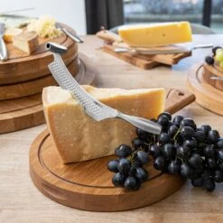 Boska Kaasmes Hollands Monaco+ 7 Boska Kaasmes Hollands Monaco+ -Alessi Verkoopwinkel 307106 320091 Hollands Kaasmes Monaco Nr.8 Serveerplank Friends Rond M 2 Pasen 2023