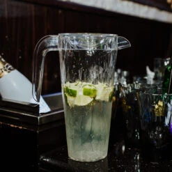 Koziol Schenkkan / Karaf - Onbreekbaar Superglas - Transparant Kunststof 1.5 Liter 6 Koziol Schenkkan / Karaf - Onbreekbaar Superglas - Transparant Kunststof 1.5 Liter -Alessi Verkoopwinkel 3687 club pitcher cc os