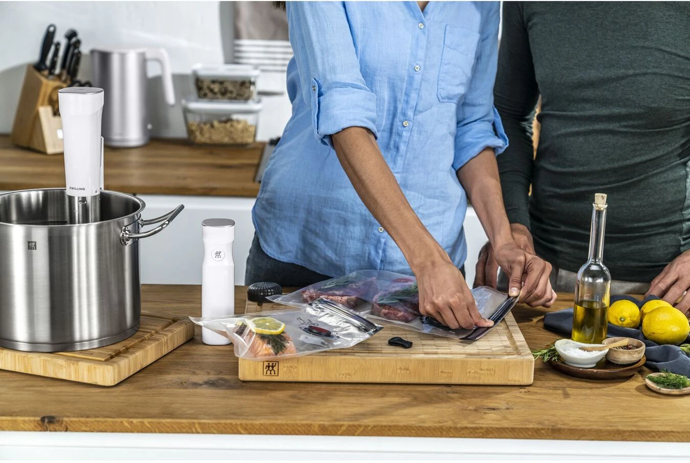 Zwilling Sous Vide Stick Enfinigy - Nauwkeurige Temperatuurinstelling - IPX7 Waterproof - Zwart 11 Zwilling Sous Vide Stick Enfinigy - Nauwkeurige Temperatuurinstelling - IPX7 Waterproof - Zwart - Afbeelding 11