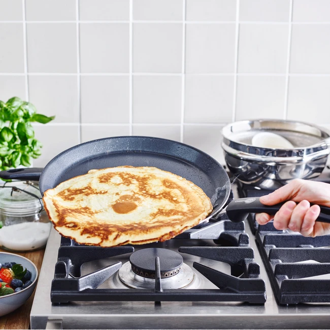 GreenPan Pannenkoekenpan Essentials - Zwart - ø 28 Cm - Keramische Anti-aanbaklaag 3 GreenPan Pannenkoekenpan Essentials - Zwart - ø 28 Cm - Keramische Anti-aanbaklaag - Afbeelding 3
