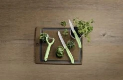 Victorinox Messenset Swiss Classic - Groen - 3-delig 5 Victorinox Messenset Swiss Classic - Groen - 3-delig -Alessi Verkoopwinkel 7613329141991 2