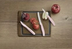 Victorinox Messenset Swiss Classic - Lichtroze - 3-delig 8 Victorinox Messenset Swiss Classic - Lichtroze - 3-delig -Alessi Verkoopwinkel 7613329142004 2