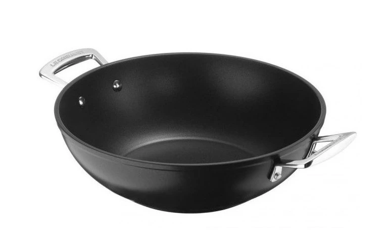 Le Creuset Wokpan Les Forgées TNS - ø 28 Cm / 3.9 Liter - Standaard Anti-aanbaklaag 1 Le Creuset Wokpan Les Forgées TNS - ø 28 Cm / 3.9 Liter - Standaard Anti-aanbaklaag