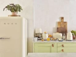 SMEG Citruspers - Elektrisch - Creme - CJF11CREU 15 SMEG Citruspers - Elektrisch - Creme - CJF11CREU -Alessi Verkoopwinkel CJF01CREU L16