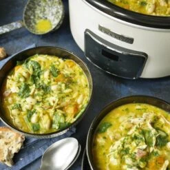 Crockpot Slowcooker - Digitaal - 3.5 Liter - CR060 7 Crockpot Slowcooker - Digitaal - 3.5 Liter - CR060 -Alessi Verkoopwinkel CSC060Soupoverhead Retouched 5dca888ca549f3.30654960