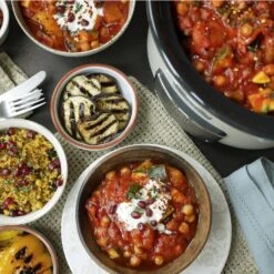 Crockpot Slowcooker - Digitaal - 3.5 Liter - CR060 8 Crockpot Slowcooker - Digitaal - 3.5 Liter - CR060 -Alessi Verkoopwinkel CSC060TagineOverhead Retouched 5dca88ac9ed216.50013993