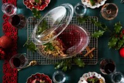 Sareva Ovenschaal Met Deksel - Hittebestendig Glas - Ovaal - 28 X 19 Cm / 4 Liter 5 Sareva Ovenschaal Met Deksel - Hittebestendig Glas - Ovaal - 28 X 19 Cm / 4 Liter -Alessi Verkoopwinkel Crumble in ovenschaal en vershoudbakjes 3