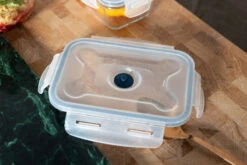 Sareva Vacuum Ovenschalen / Vershoudbakjes - Hittebestendig Glas - 8 Delige Set 8 Sareva Vacuum Ovenschalen / Vershoudbakjes - Hittebestendig Glas - 8 Delige Set -Alessi Verkoopwinkel Crumble in ovenschaal en vershoudbakjes 5 3