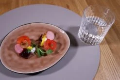 Jay Hill Placemats - Vegan Leer - Grijs / Blauw - Dubbelzijdig - ø 38 Cm - 6 Stuks 10 Jay Hill Placemats - Vegan Leer - Grijs / Blauw - Dubbelzijdig - ø 38 Cm - 6 Stuks -Alessi Verkoopwinkel EP2A3112 1