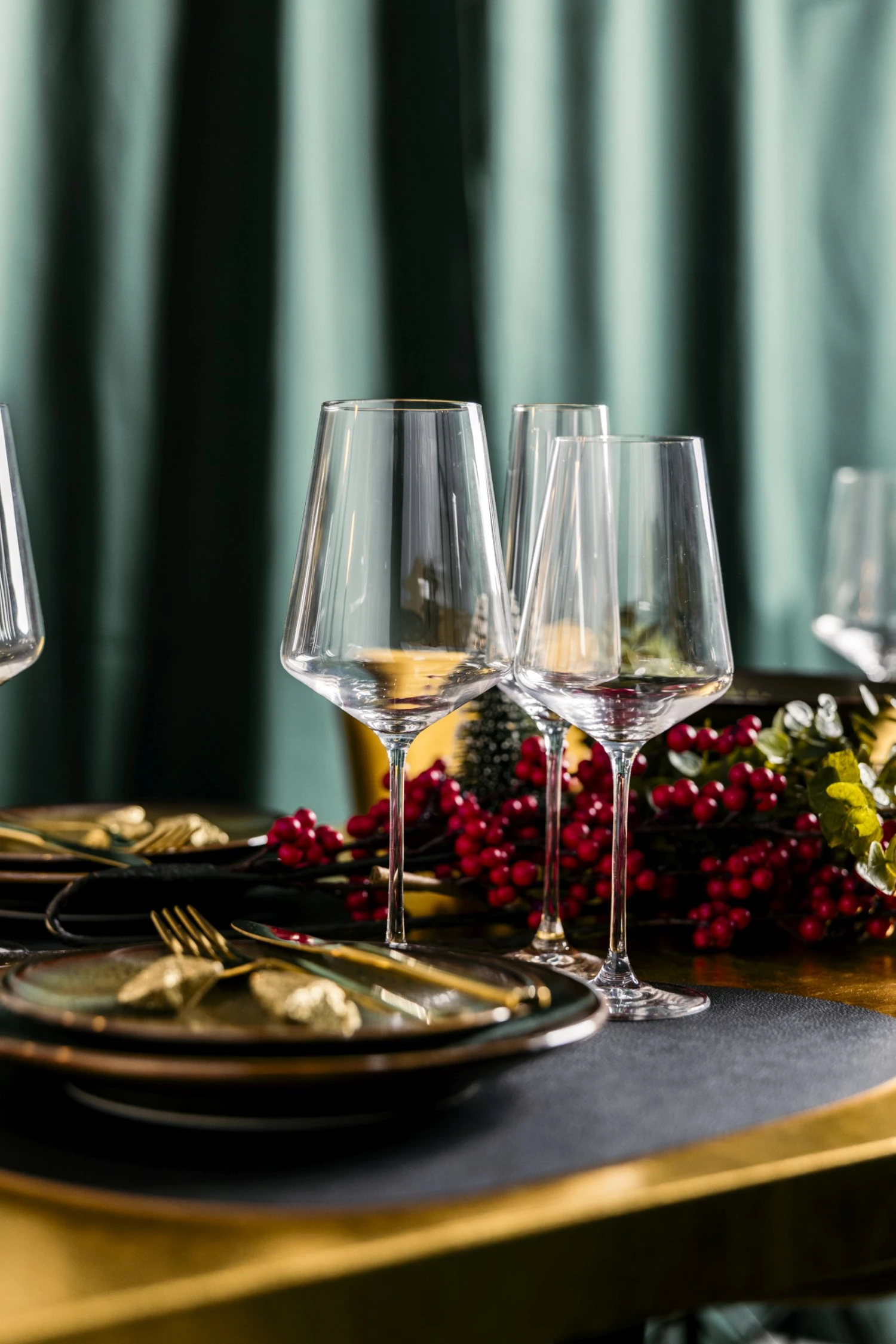 Leonardo Wijnglazenset Puccini (Rode Wijnglazen & Witte Wijnglazen & Champagneglazen)- 12 Delige Set 2 Leonardo Wijnglazenset Puccini (Rode Wijnglazen & Witte Wijnglazen & Champagneglazen)- 12 Delige Set - Afbeelding 2