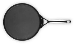 Le Creuset Pannenkoekenpan Les Forgées TNS - ø 28 Cm - Standaard Anti-aanbaklaag 12 Le Creuset Pannenkoekenpan Les Forgées TNS - ø 28 Cm - Standaard Anti-aanbaklaag -Alessi Verkoopwinkel LC 20190624 ZS PS FS 51106280010002 004 1