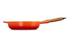 Le Creuset Hapjespan Signature - Oranjerood - ø 28 Cm / 3.6 Liter- Geëmailleerde Anti-aanbaklaag 7 Le Creuset Hapjespan Signature - Oranjerood - ø 28 Cm / 3.6 Liter- Geëmailleerde Anti-aanbaklaag -Alessi Verkoopwinkel LC 20210721 HL PS FS 20259280900422 003