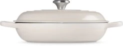 Le Creuset Braadpan Signature - Campagnard - Meringue - ø 30 Cm / 3.5 Liter 9 Le Creuset Braadpan Signature - Campagnard - Meringue - ø 30 Cm / 3.5 Liter -Alessi Verkoopwinkel Le Creuset LC 20220726 HL PS FS 21180307164430 003