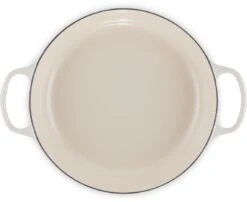 Le Creuset Braadpan Signature - Campagnard - Meringue - ø 30 Cm / 3.5 Liter 10 Le Creuset Braadpan Signature - Campagnard - Meringue - ø 30 Cm / 3.5 Liter -Alessi Verkoopwinkel Le Creuset LC 20220726 HL PS FS 21180307164430 005