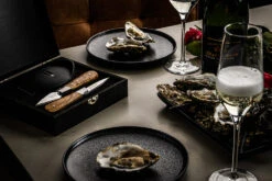 Laguiole Style De Vie Oestermessen Met Oesterhouder Luxury Line Olijfhout 7 Laguiole Style De Vie Oestermessen Met Oesterhouder Luxury Line Olijfhout -Alessi Verkoopwinkel OesterOliveGift 2