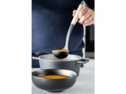 KitchenAid Soeplepel Core - Amandelwit 6 KitchenAid Soeplepel Core - Amandelwit -Alessi Verkoopwinkel Productafbeeldingen CL 2023 03 09T144405.441