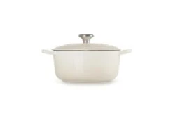 Le Creuset Braadpan Signature - Meringue - ø 20 Cm / 2.4 Liter 10 Le Creuset Braadpan Signature - Meringue - ø 20 Cm / 2.4 Liter -Alessi Verkoopwinkel RS9471 LC 20191212 FR PS 00001 1