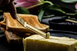 Laguiole Style De Vie Kaasmes En Botermes Goud - 6 Stuks 7 Laguiole Style De Vie Kaasmes En Botermes Goud - 6 Stuks -Alessi Verkoopwinkel SDVCheese6Gold 3