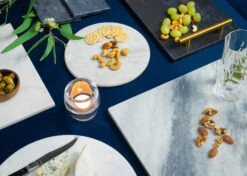 Jay Hill Snijplank / Serveerplank / Borrelplank Marmer - Grijs - ø 30 Cm 9 Jay Hill Snijplank / Serveerplank / Borrelplank Marmer - Grijs - ø 30 Cm -Alessi Verkoopwinkel Serveerplank Grijs 7 2 1