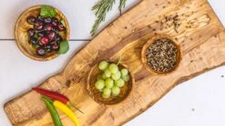 Jay Hill Serveerplank Tunea - Olijfhout - Schors XL 64 - 72 Cm 13 Jay Hill Serveerplank Tunea - Olijfhout - Schors XL 64 - 72 Cm -Alessi Verkoopwinkel Tunea 1