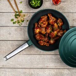 Westinghouse Wokpan Performance - Gracious Green - ø 28 Cm - Standaard Anti-aanbaklaag 26 Westinghouse Wokpan Performance - Gracious Green - ø 28 Cm - Standaard Anti-aanbaklaag -Alessi Verkoopwinkel WCCW0095028SG 14 1