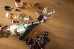 Sareva Wijnopener Set (met Wijnstopper. Foliesnijder & Schenktuit) 11 Sareva Wijnopener Set (met Wijnstopper. Foliesnijder & Schenktuit) -Alessi Verkoopwinkel Wijnopener 15