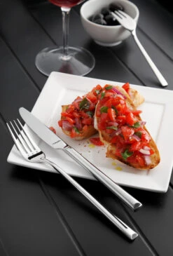 Amefa Dessert- & Ontbijtvork Metropole - 2 Stuks 6 Amefa Dessert- & Ontbijtvork Metropole - 2 Stuks -Alessi Verkoopwinkel amefa metropole sfeer 4