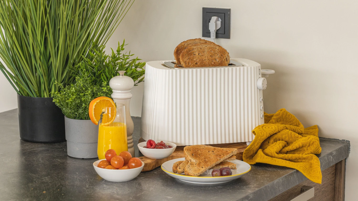 Alessi Broodrooster Plissé - 6 Standen - Wit - Michele De Lucchi - MDL08 W 2 Alessi Broodrooster Plissé - 6 Standen - Wit - Michele De Lucchi - MDL08 W - Afbeelding 2