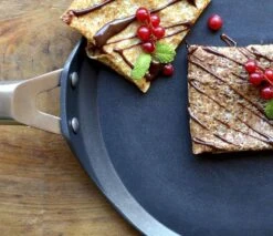 Valira Pannenkoekenpan Aire - ø 28 Cm - Standaard Anti-aanbaklaag 11 Valira Pannenkoekenpan Aire - ø 28 Cm - Standaard Anti-aanbaklaag -Alessi Verkoopwinkel crepepan5