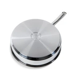 BK Hapjespan Met Deksel - Bright RVS - ø 28 Cm - Zonder Anti-aanbaklaag 7 BK Hapjespan Met Deksel - Bright RVS - ø 28 Cm - Zonder Anti-aanbaklaag -Alessi Verkoopwinkel fc0dc2028d5d3253cc6eac1205cd79041df26e1e BK Bri SauteP 1pc CC005749 001 Base