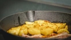 Blackwell Koekenpan - Gietijzer - ø 25 Cm - Zonder Anti-aanbaklaag 18 Blackwell Koekenpan - Gietijzer - ø 25 Cm - Zonder Anti-aanbaklaag -Alessi Verkoopwinkel jh gietijzer 1 7 1