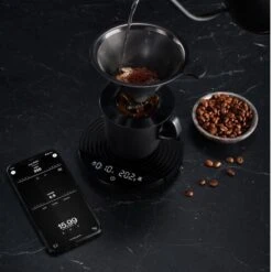 Wilfa Precisie Keukenweegschaal Uniform Zwart 12 Wilfa Precisie Keukenweegschaal Uniform Zwart -Alessi Verkoopwinkel kitchen scale uni ks1b t2 environment app pourover sqr 638f2a245aaa38.76504041