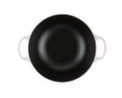 Le Creuset Braadpan Signature - Marmite - Shell Pink - ø 24 Cm / 3.1 Liter 8 Le Creuset Braadpan Signature - Marmite - Shell Pink - ø 24 Cm / 3.1 Liter -Alessi Verkoopwinkel le creuset braadpan marmite shell pink 24cm 2