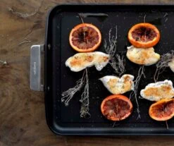 Valira Bakplaat Aire - 28 X 28 Cm - Standaard Anti-aanbaklaag 12 Valira Bakplaat Aire - 28 X 28 Cm - Standaard Anti-aanbaklaag -Alessi Verkoopwinkel planchasfeer