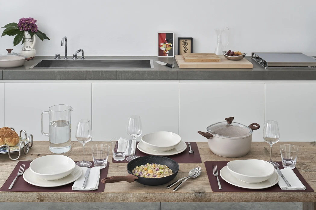 Sambonet Braadpan Rock 'n' Rose - Creme - ø 24 Cm / 4.5 Liter - Standaard Anti-aanbaklaag 2 Sambonet Braadpan Rock 'n' Rose - Creme - ø 24 Cm / 4.5 Liter - Standaard Anti-aanbaklaag - Afbeelding 2