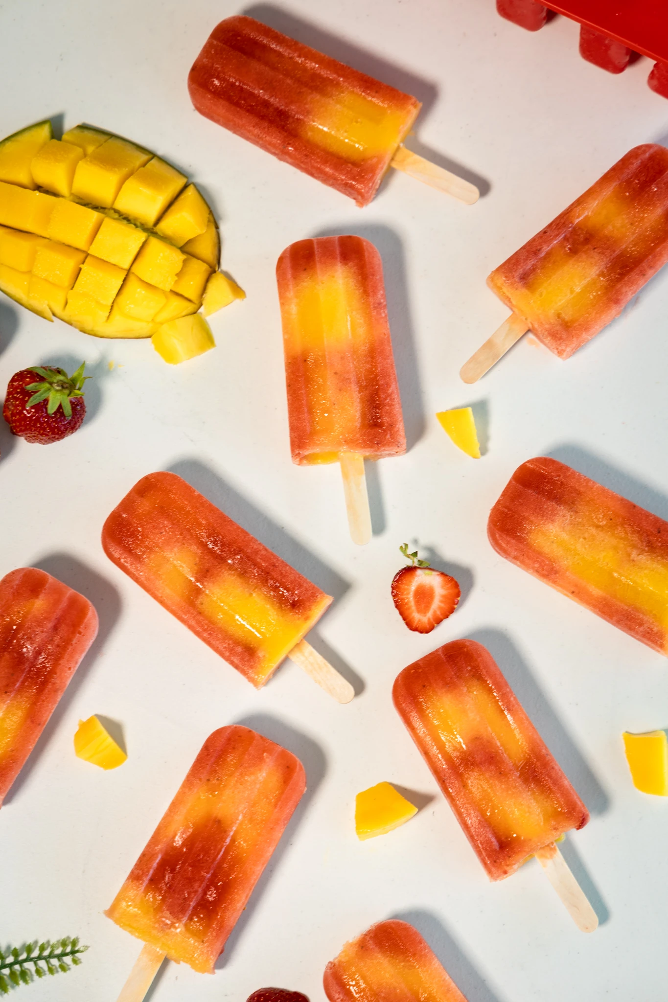 Sareva IJsjesmaker - 10 Ijsjes - Rood - Siliconen - Easy Release - Herbruikbaar 4 Sareva IJsjesmaker - 10 Ijsjes - Rood - Siliconen - Easy Release - Herbruikbaar - Afbeelding 4