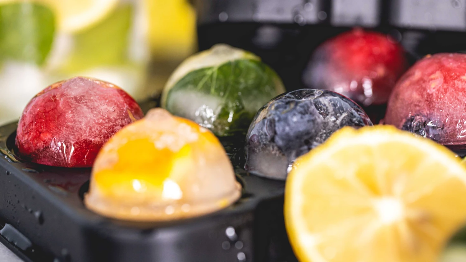 Sareva IJsblokjesvorm - 6 Ronde Ijsbollen - Siliconen - Easy Release - Herbruikbaar 5 Sareva IJsblokjesvorm - 6 Ronde Ijsbollen - Siliconen - Easy Release - Herbruikbaar - Afbeelding 5