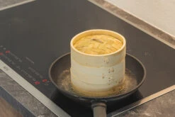 Sareva Stoommandje - Bamboe - 2-laags - ø 15 Cm 14 Sareva Stoommandje - Bamboe - 2-laags - ø 15 Cm -Alessi Verkoopwinkel stoommand gebruik 2