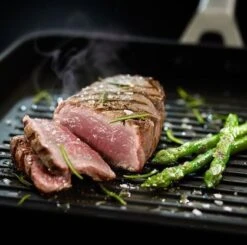 Valira Grillpan Aire Basics - Zwart - 28 X 28 Cm 6 Valira Grillpan Aire Basics - Zwart - 28 X 28 Cm -Alessi Verkoopwinkel valiragrillpan28x283 5